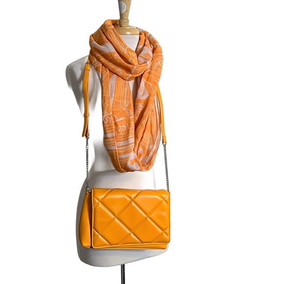 UT Volunteer Football Game Day Infinity Scarf & Satchel Crossbody Handbag Set - Picture 1 of 7